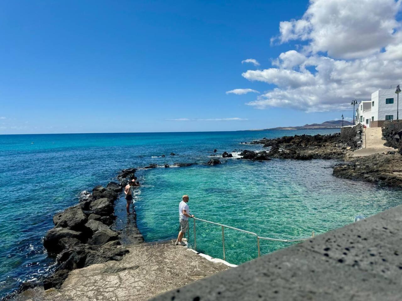 Gran Terraza 1 Minuto De Las Piscinas Naturales Punta Mujeres Bagian luar foto