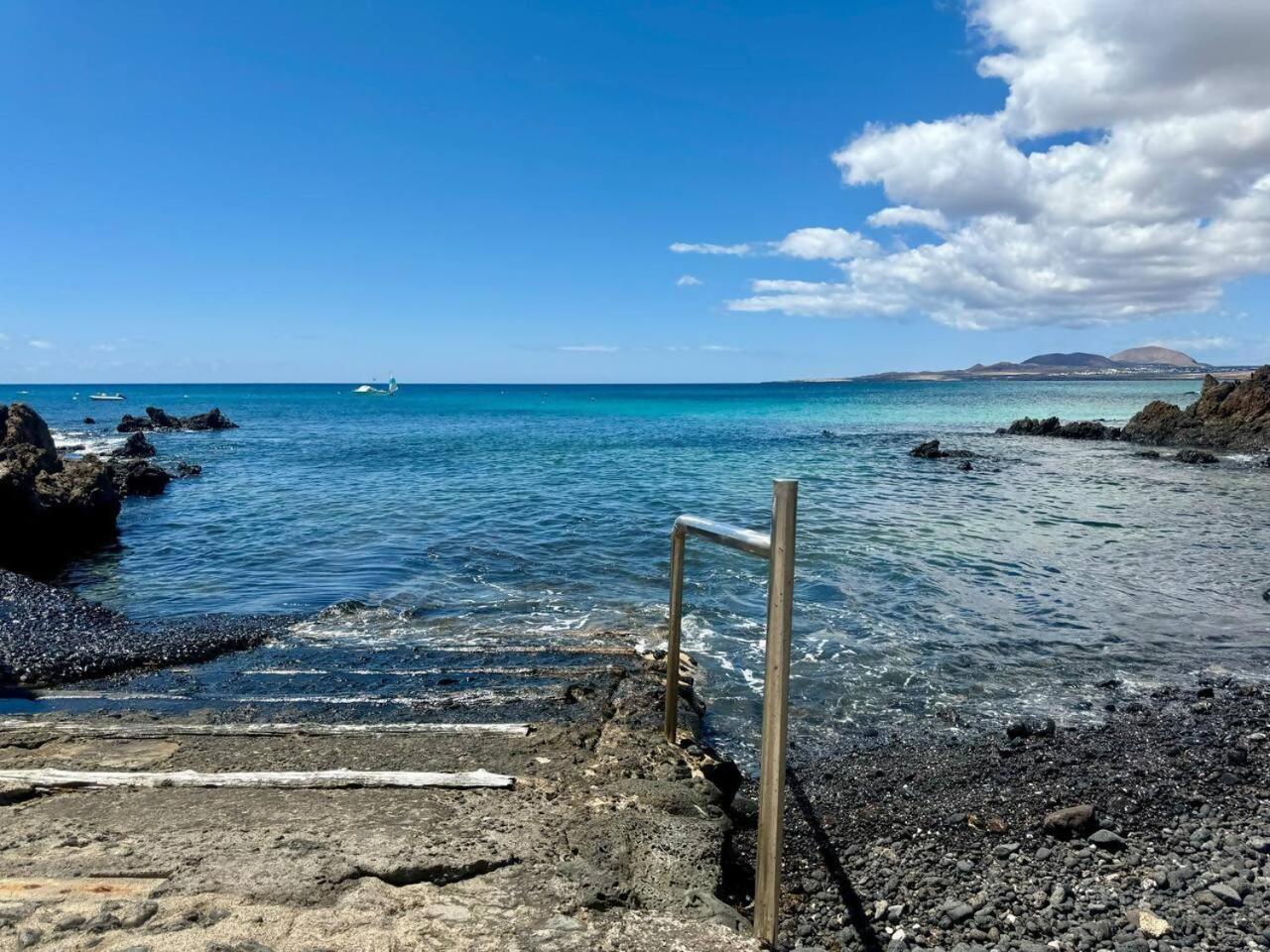 Gran Terraza 1 Minuto De Las Piscinas Naturales Punta Mujeres Bagian luar foto