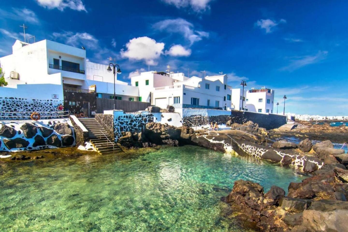 Gran Terraza 1 Minuto De Las Piscinas Naturales Punta Mujeres Bagian luar foto
